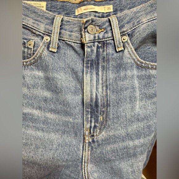 Levi’s Premium High Loose Wide Leg Jeans - Picture 9 of 11